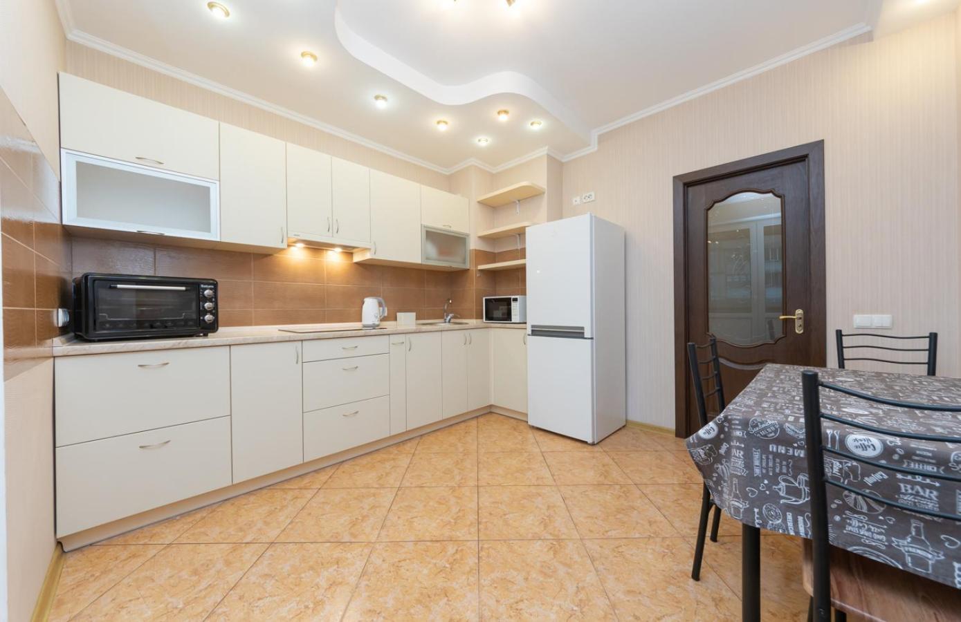 Apartments Near Poznyaki Station เคียฟ ภายนอก รูปภาพ